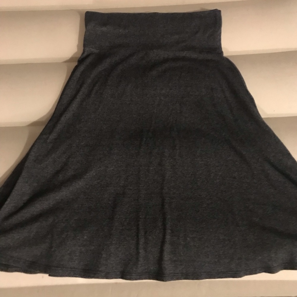 LuLaRoe Dark Grey Azure skit size small